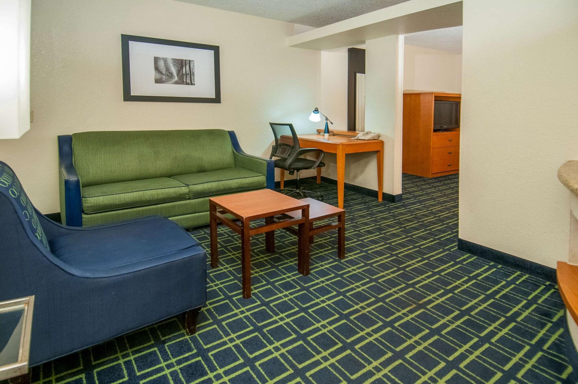 Quality Inn & Suites Jackson Exterior photo
