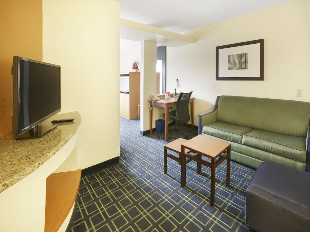 Quality Inn & Suites Jackson Exterior photo